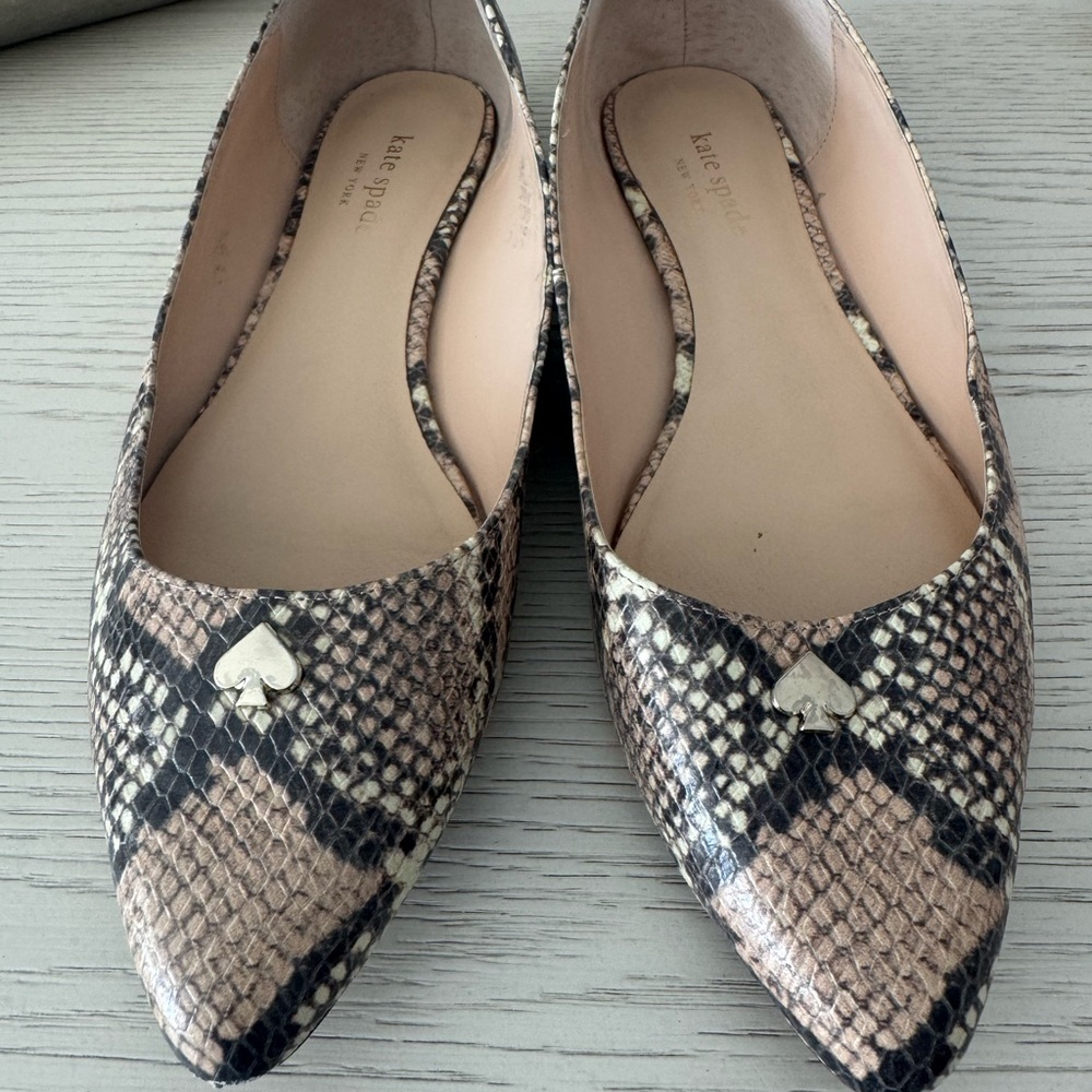 Kate Spade Black and Cream Flats with Snakeskin Pattern